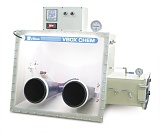 Химически стойкий перчаточный бокс Vilitеk VBOX CHEM. Оборудован газоанализаторами влаги и кислорода. Спроектирован и изготовлен в России.